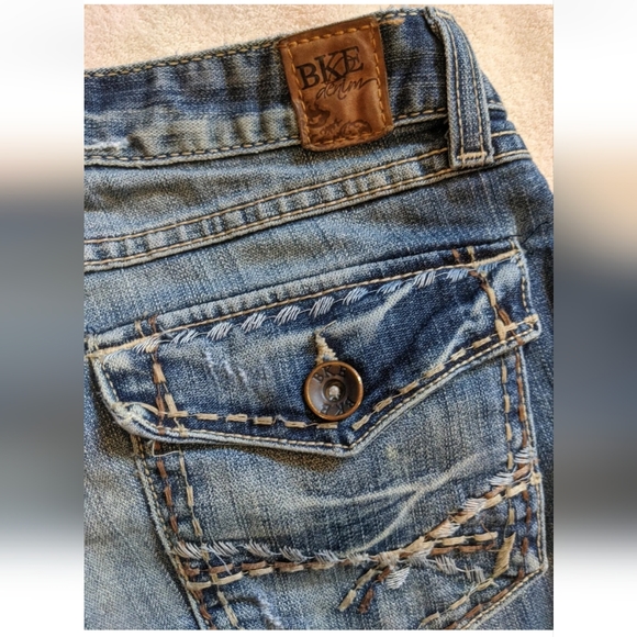 BKE Buckle Jeans Women's Stella Capri Distressed Blue Stretch Denim Sz 29. - Picture 11 of 16